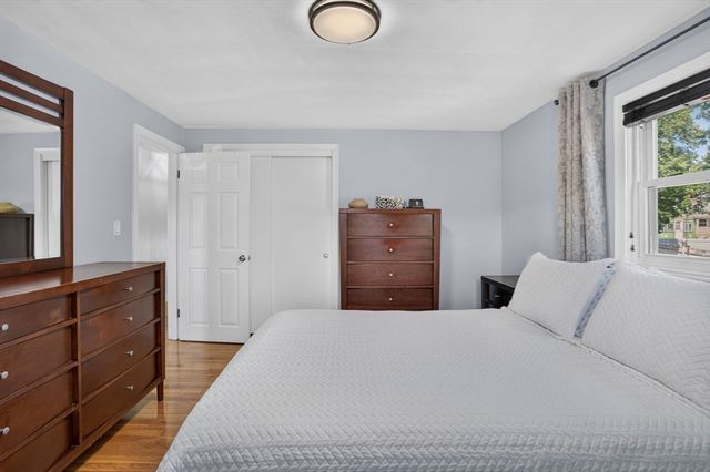 3 Connolly St, Randolph, MA 02368