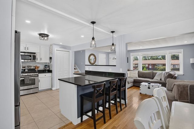 3 Connolly St, Randolph, MA 02368