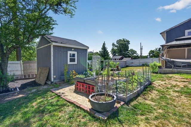 3 Connolly St, Randolph, MA 02368