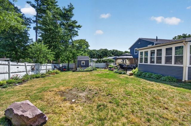 3 Connolly St, Randolph, MA 02368