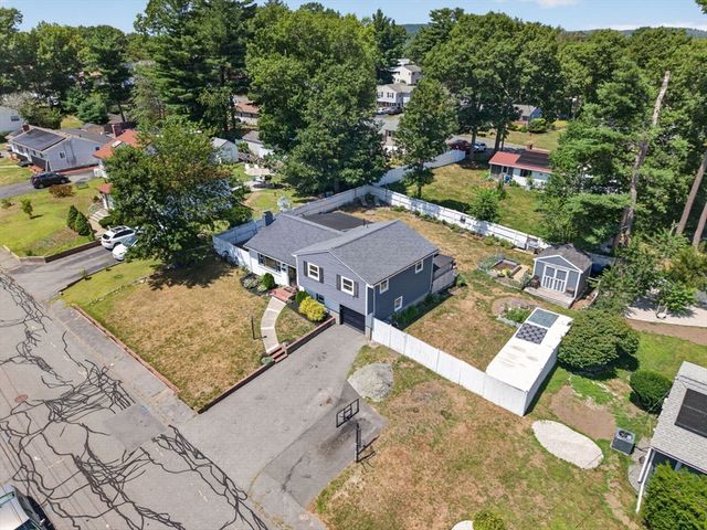 3 Connolly St, Randolph, MA 02368