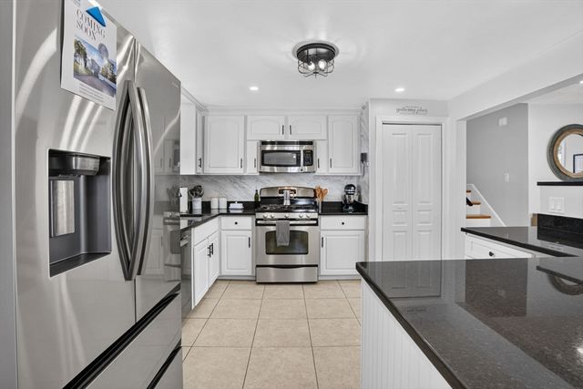 3 Connolly St, Randolph, MA 02368
