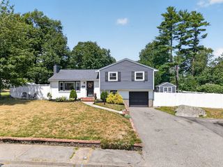 3 Connolly St, Randolph, MA 02368