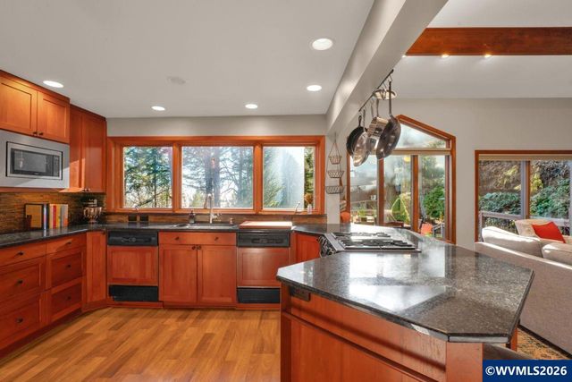 6635 NW Niagara Pl, Corvallis, OR 97330