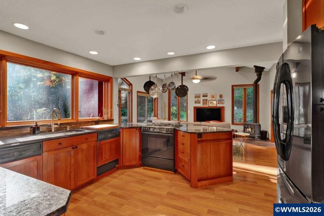 6635 NW Niagara Pl, Corvallis, OR 97330