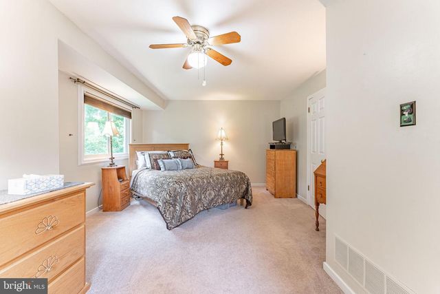 301 S POINT DR, Chadds Ford, PA 19317