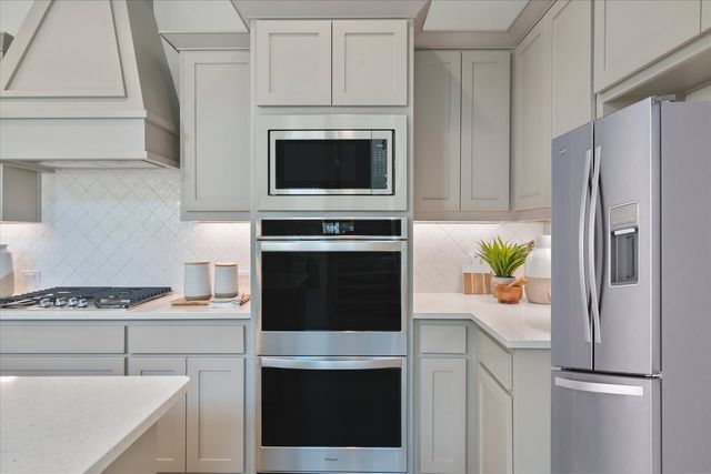 2702 Colby Drive, Mansfield, TX 76063