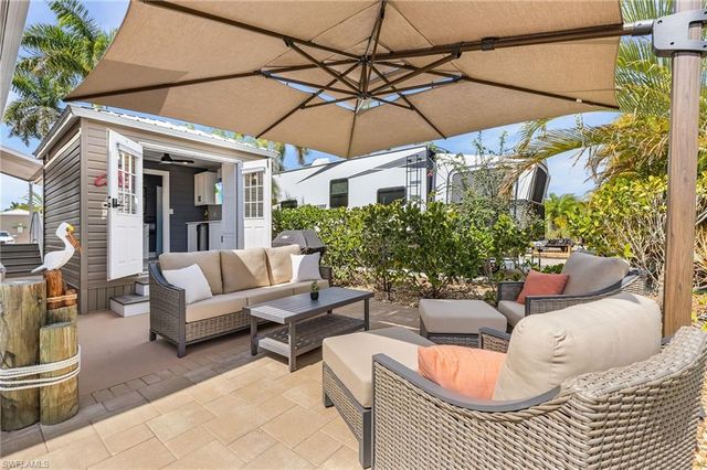 5233 Pineland Daisy TRL, Fort Myers, FL 33905