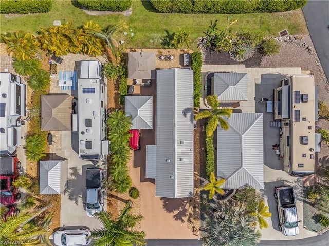 5233 Pineland Daisy TRL, Fort Myers, FL 33905