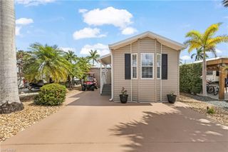 5233 Pineland Daisy TRL, Fort Myers, FL 33905