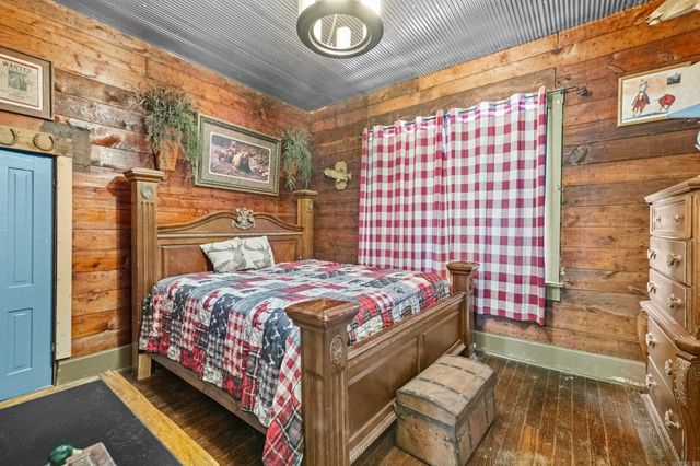 610 W Center Avenue, Searcy, AR 72143