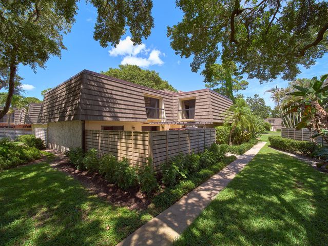 1520 15th Terrace, Palm Beach Gardens, FL 33418