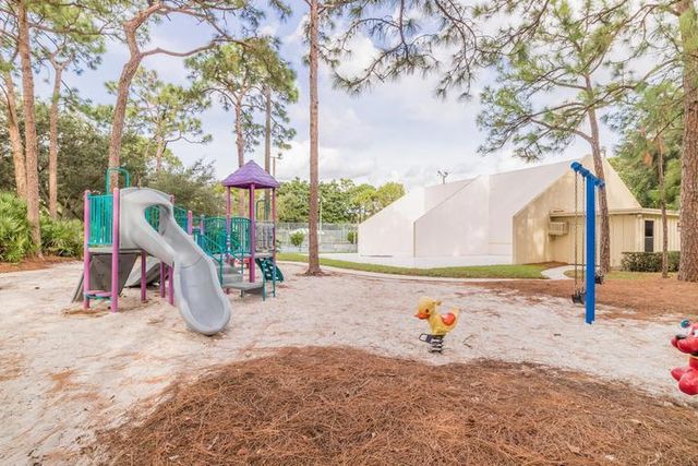 1520 15th Terrace, Palm Beach Gardens, FL 33418