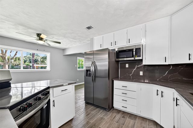 1925 Palm Street, La Marque, TX 77568