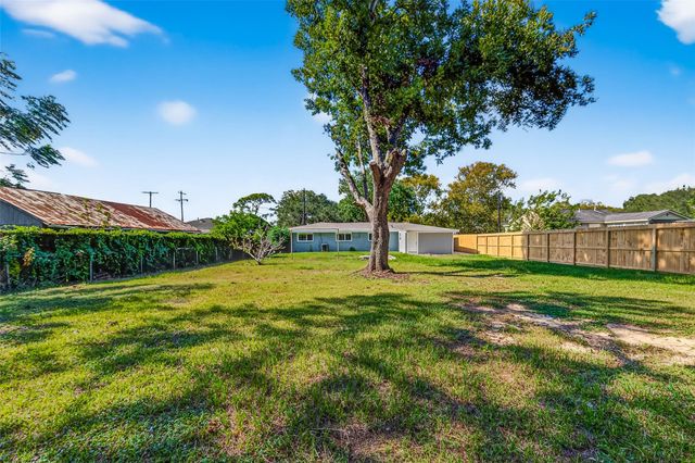 1925 Palm Street, La Marque, TX 77568