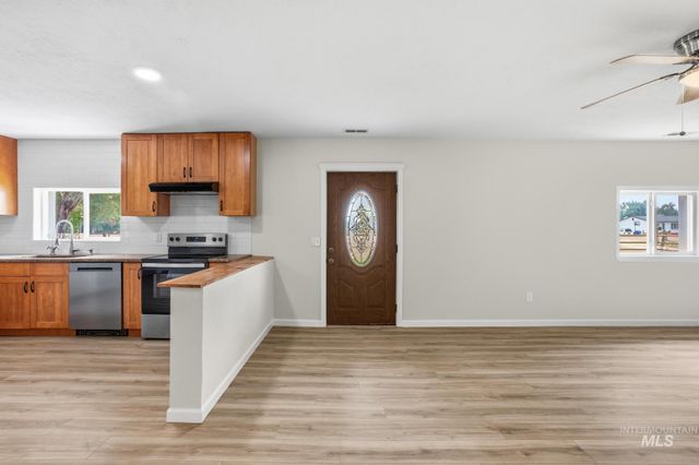14666 Willis Rd, Caldwell, ID 83607