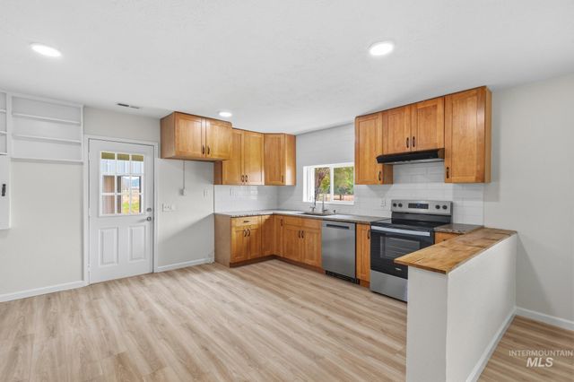 14666 Willis Rd, Caldwell, ID 83607