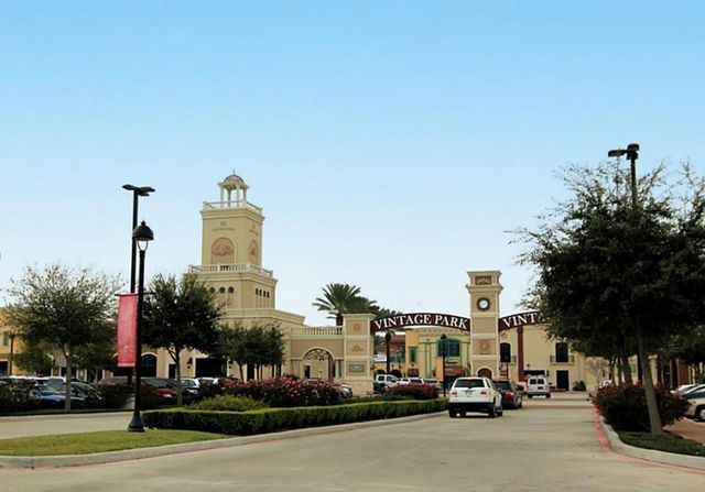 9230 Silverton Star Lane, Houston, TX 77070