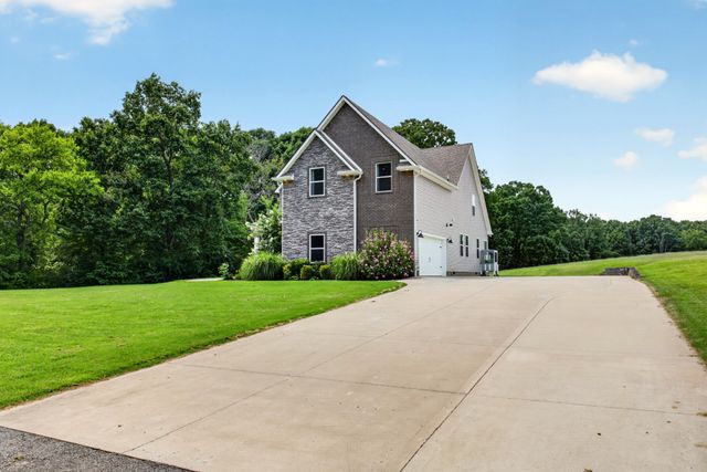 317 Alonzo Pl, Cunningham, TN 37052