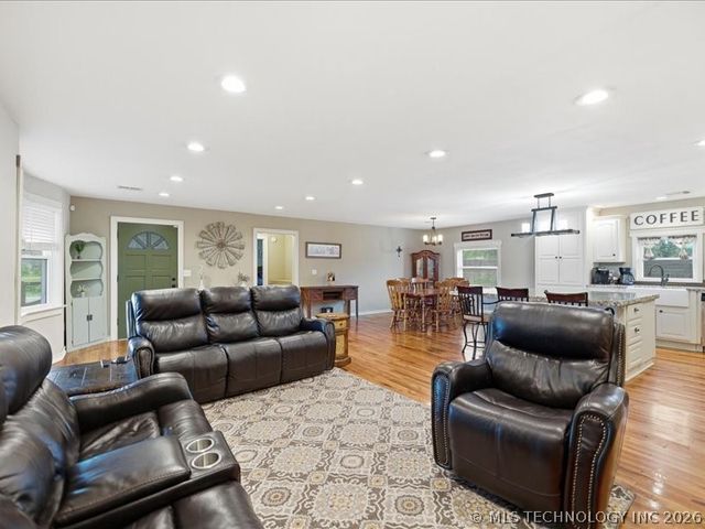 13525 S 4190 Road, Claremore, OK 74017