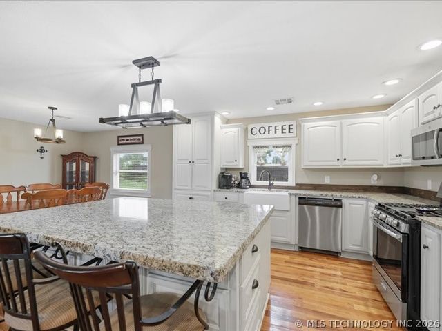 13525 S 4190 Road, Claremore, OK 74017