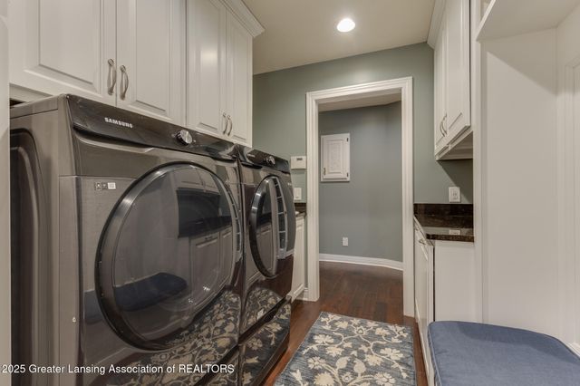 12719 Oneida Woods Trail, Grand Ledge, MI 48837