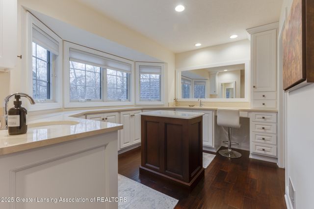 12719 Oneida Woods Trail, Grand Ledge, MI 48837