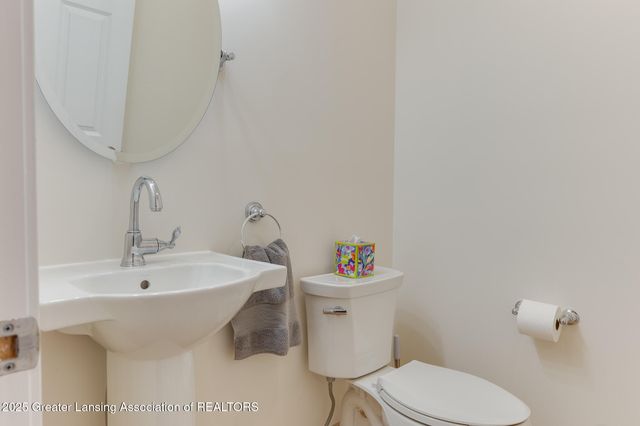 12719 Oneida Woods Trail, Grand Ledge, MI 48837