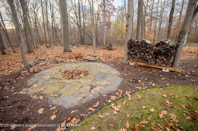 12719 Oneida Woods Trail, Grand Ledge, MI 48837