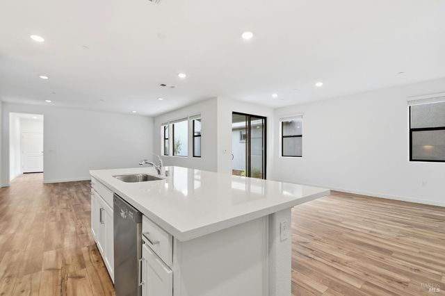 9129 Camino Colegio Rd, Rohnert Park, CA 94928