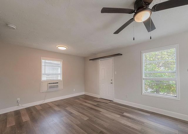 1511 Scharpe Street 3, Houston, TX 77023