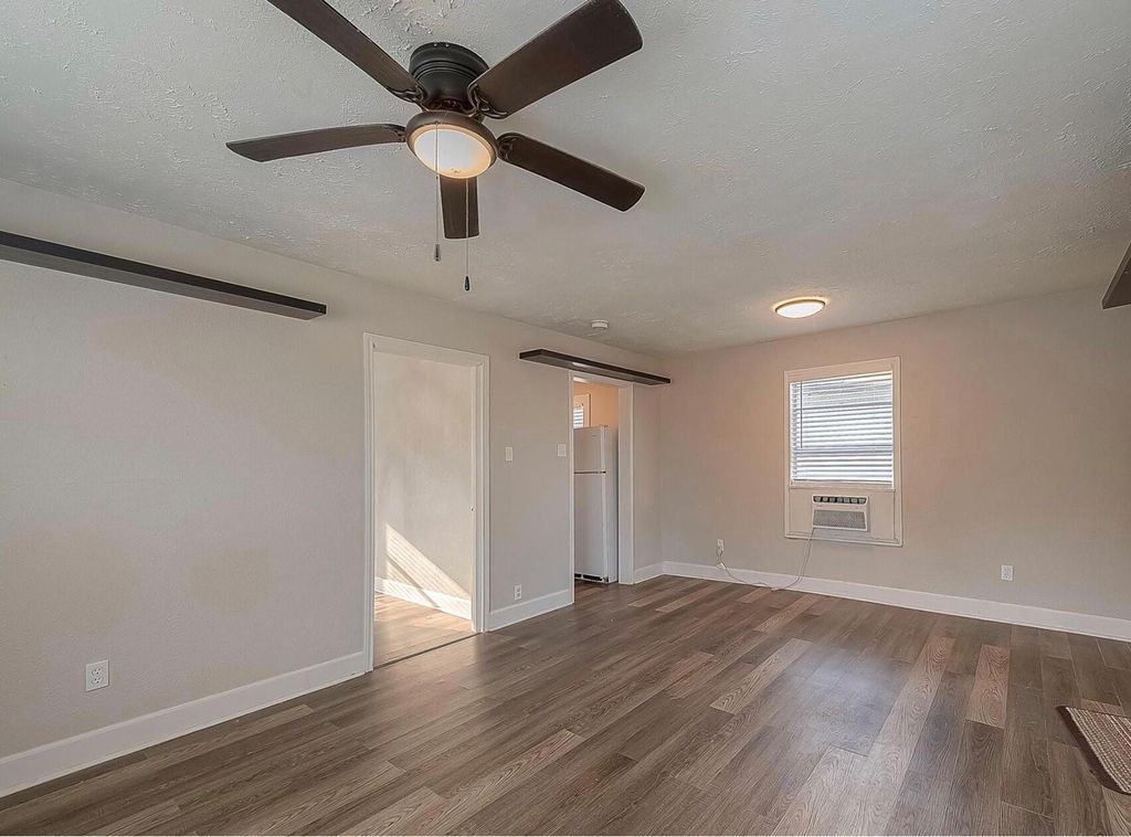 1511 Scharpe Street 3, Houston, TX 77023