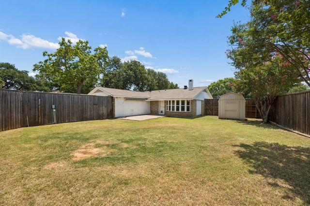 733 Mockingbird Drive, Lewisville, TX 75067