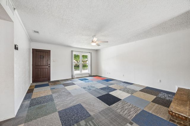 733 Mockingbird Drive, Lewisville, TX 75067