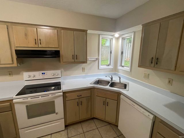 1608 S Highland Avenue, Bloomington, IN 47401