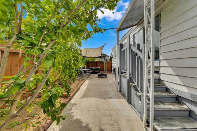 400 Greenfield Dr SPC 101, El Cajon, CA 92021