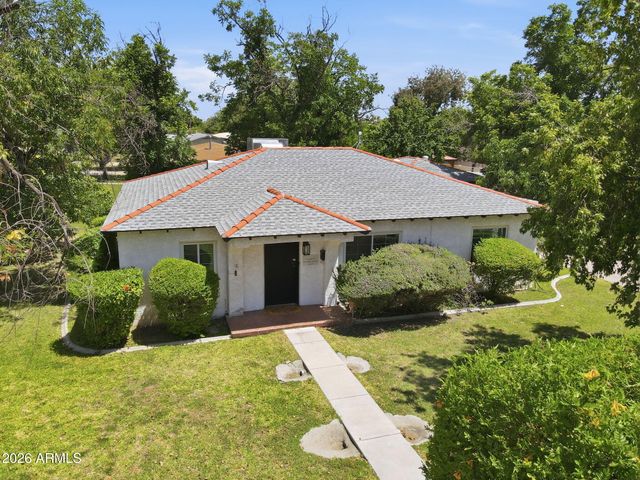 6 N FRASER Drive E, Mesa, AZ 85203