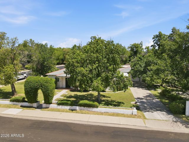 6 N FRASER Drive E, Mesa, AZ 85203