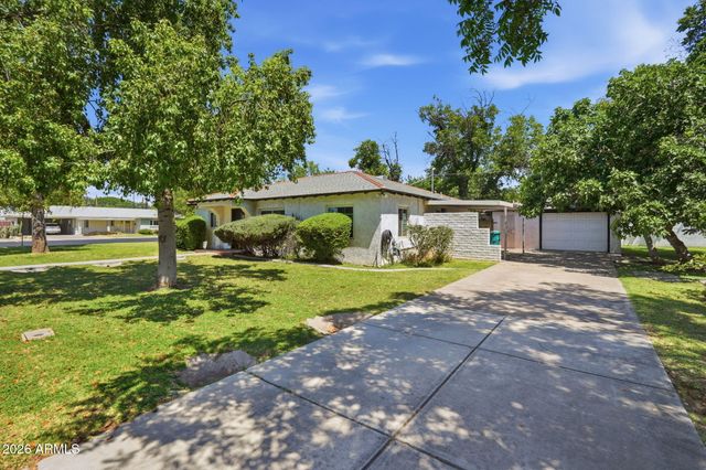 6 N FRASER Drive E, Mesa, AZ 85203