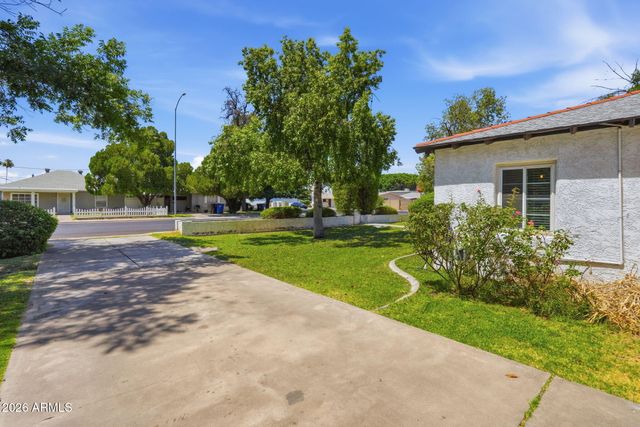 6 N FRASER Drive E, Mesa, AZ 85203