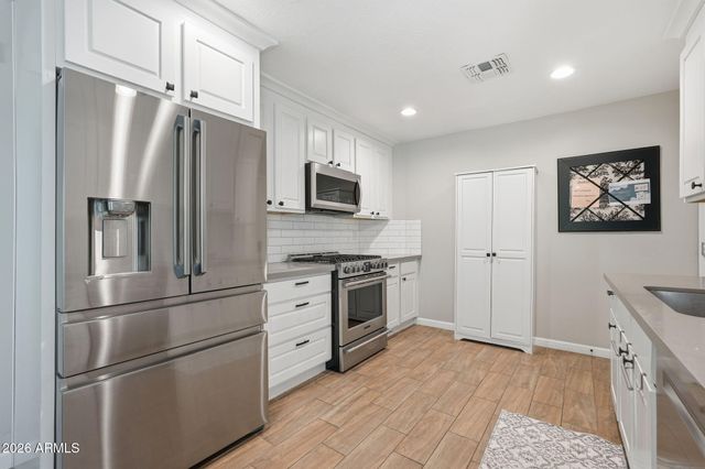 6 N FRASER Drive E, Mesa, AZ 85203