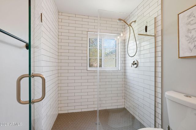 6 N FRASER Drive E, Mesa, AZ 85203