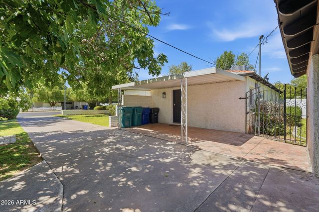 6 N FRASER Drive E, Mesa, AZ 85203