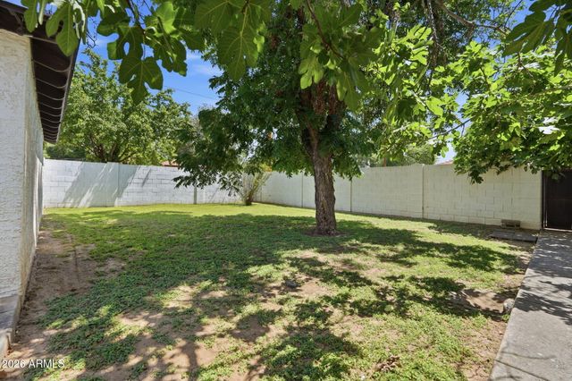 6 N FRASER Drive E, Mesa, AZ 85203