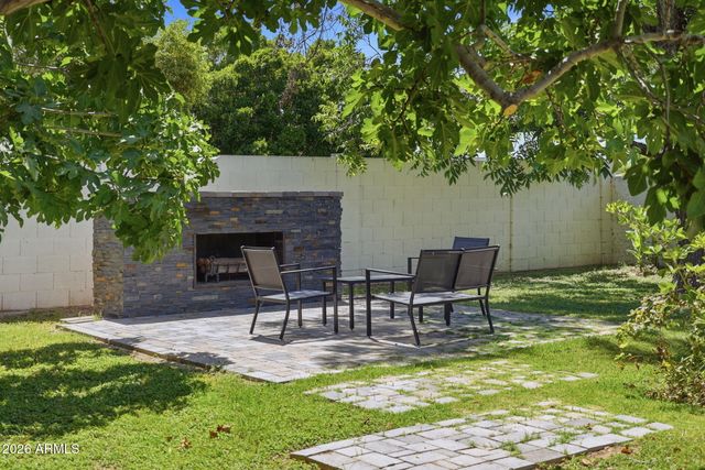 6 N FRASER Drive E, Mesa, AZ 85203