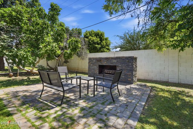 6 N FRASER Drive E, Mesa, AZ 85203