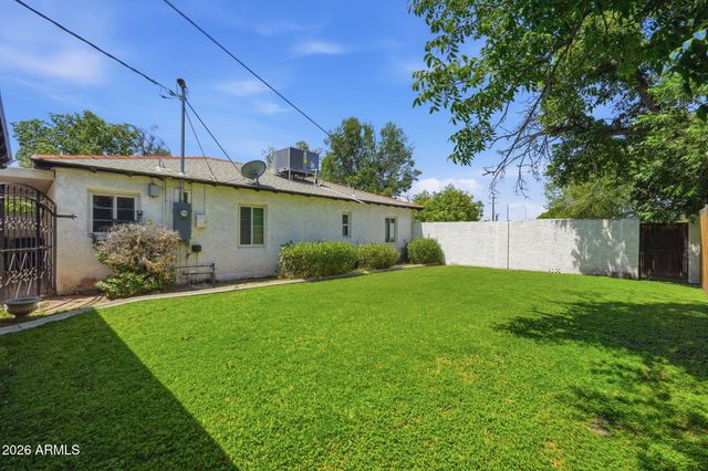 6 N FRASER Drive E, Mesa, AZ 85203