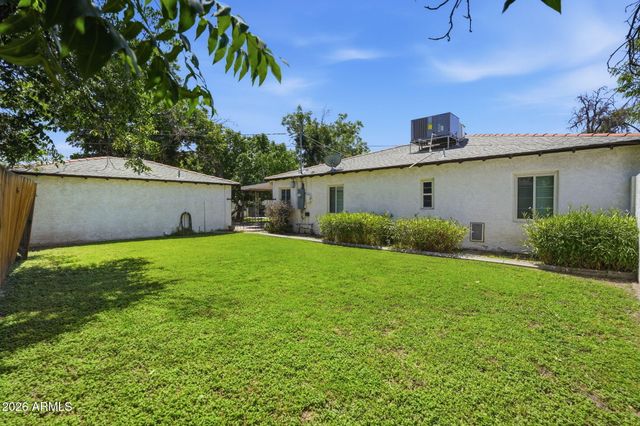 6 N FRASER Drive E, Mesa, AZ 85203