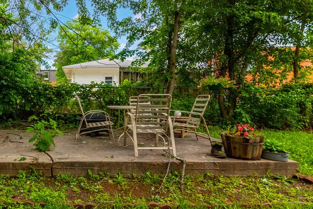 805 S FAIRVIEW RD, Columbia, MO 65203
