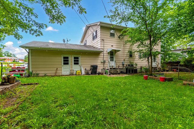 805 S FAIRVIEW RD, Columbia, MO 65203